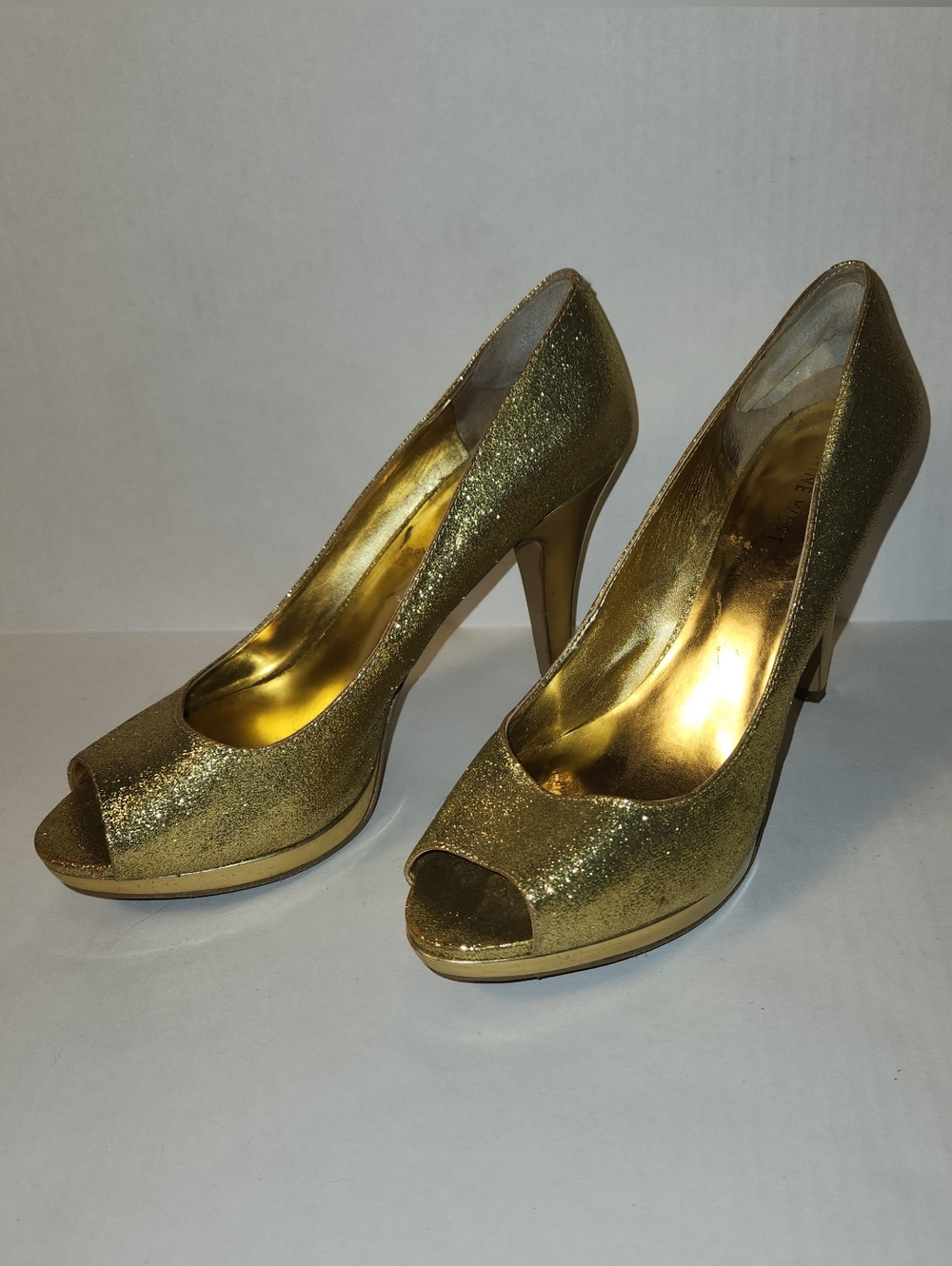 Nine West Metallic Gold Glitter Peep Toe Hidden Platform High Heels 8.5 EUC